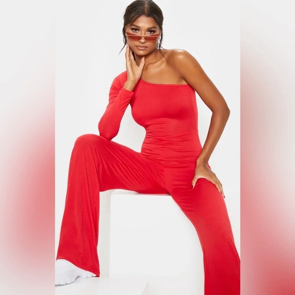 Pretty Little Thing Red One Shoulder Long Sleeve Jumpsuit - Size  14 - Picture 3 of 14